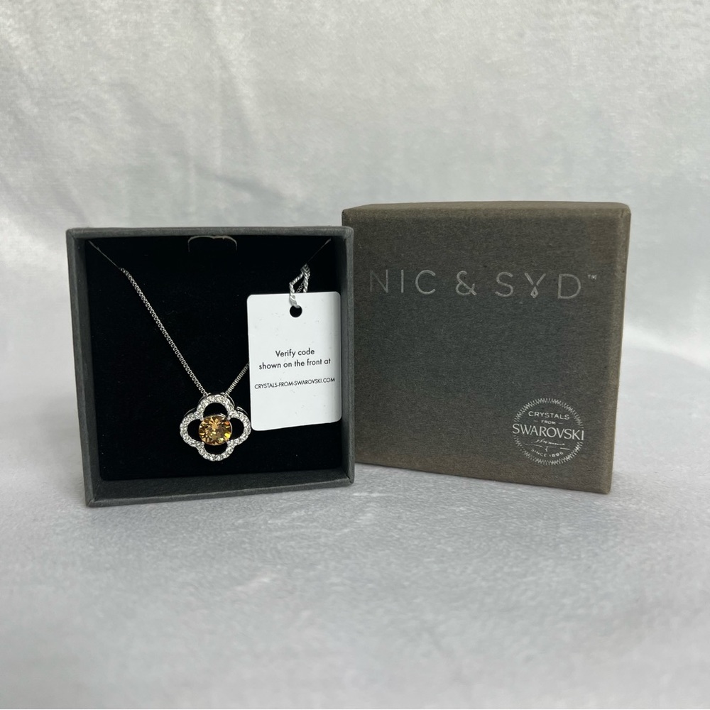 Nic & Syd Swarovski Crystal Daisy Necklace